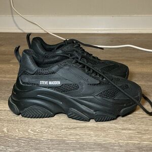 Steve Madden Men’s Black Chunky Trainer